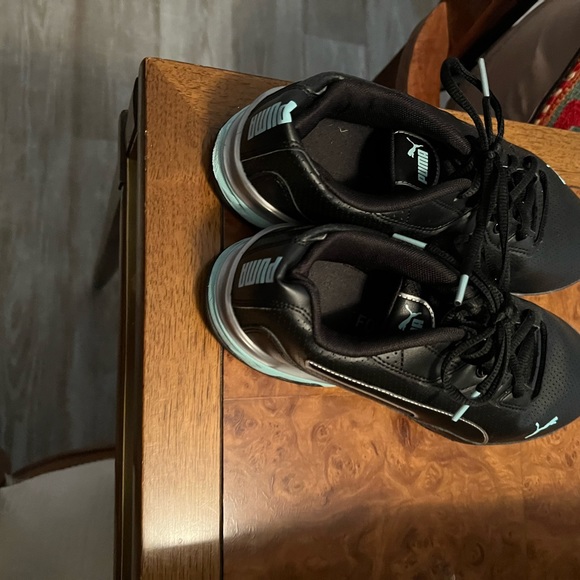 Puma athletic shoe - Picture 2 of 2